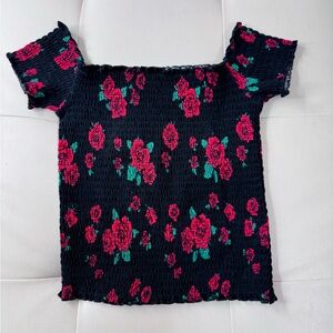 Hollister Rose Pattern Off-Shoulder Top 🥀 Size XXS